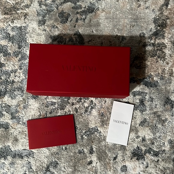Valentino Sunglasses Box/ Authentication Papers - Picture 1 of 1